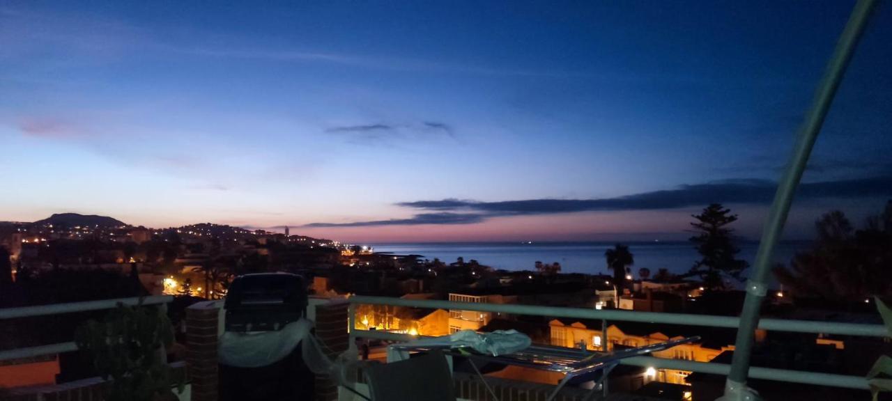 Penthouse Puerta De Pedregalejo Lägenhet Málaga Exteriör bild