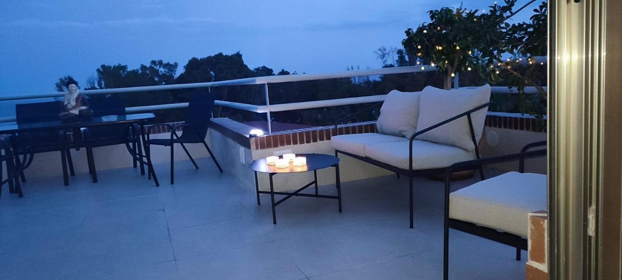 Penthouse Puerta De Pedregalejo Lägenhet Málaga Exteriör bild