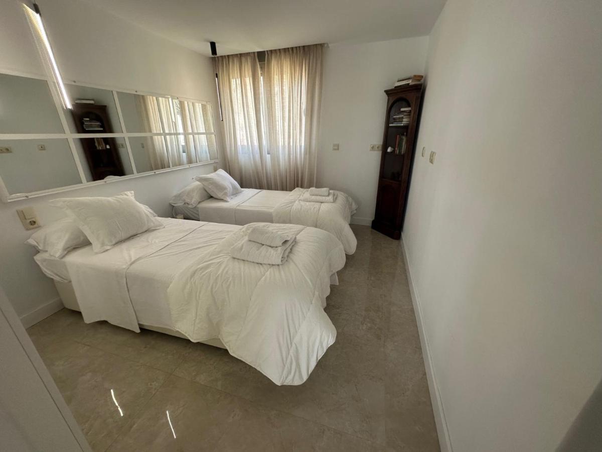 Penthouse Puerta De Pedregalejo Lägenhet Málaga Exteriör bild