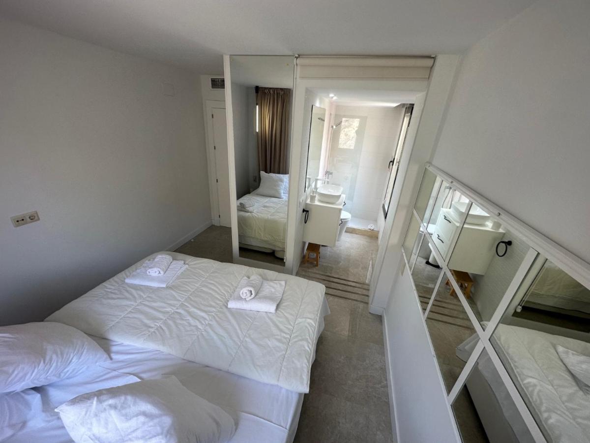 Penthouse Puerta De Pedregalejo Lägenhet Málaga Exteriör bild