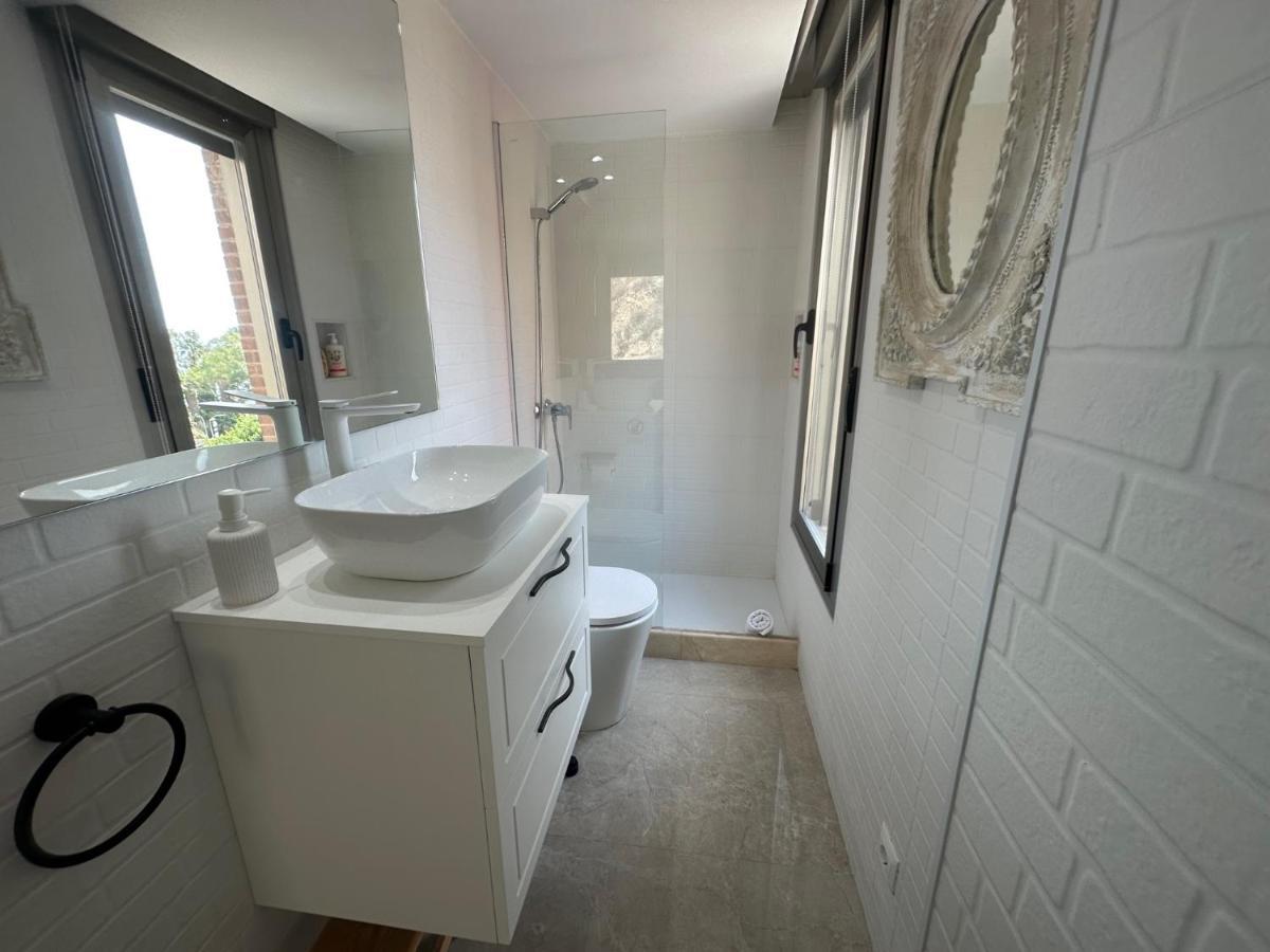 Penthouse Puerta De Pedregalejo Lägenhet Málaga Exteriör bild