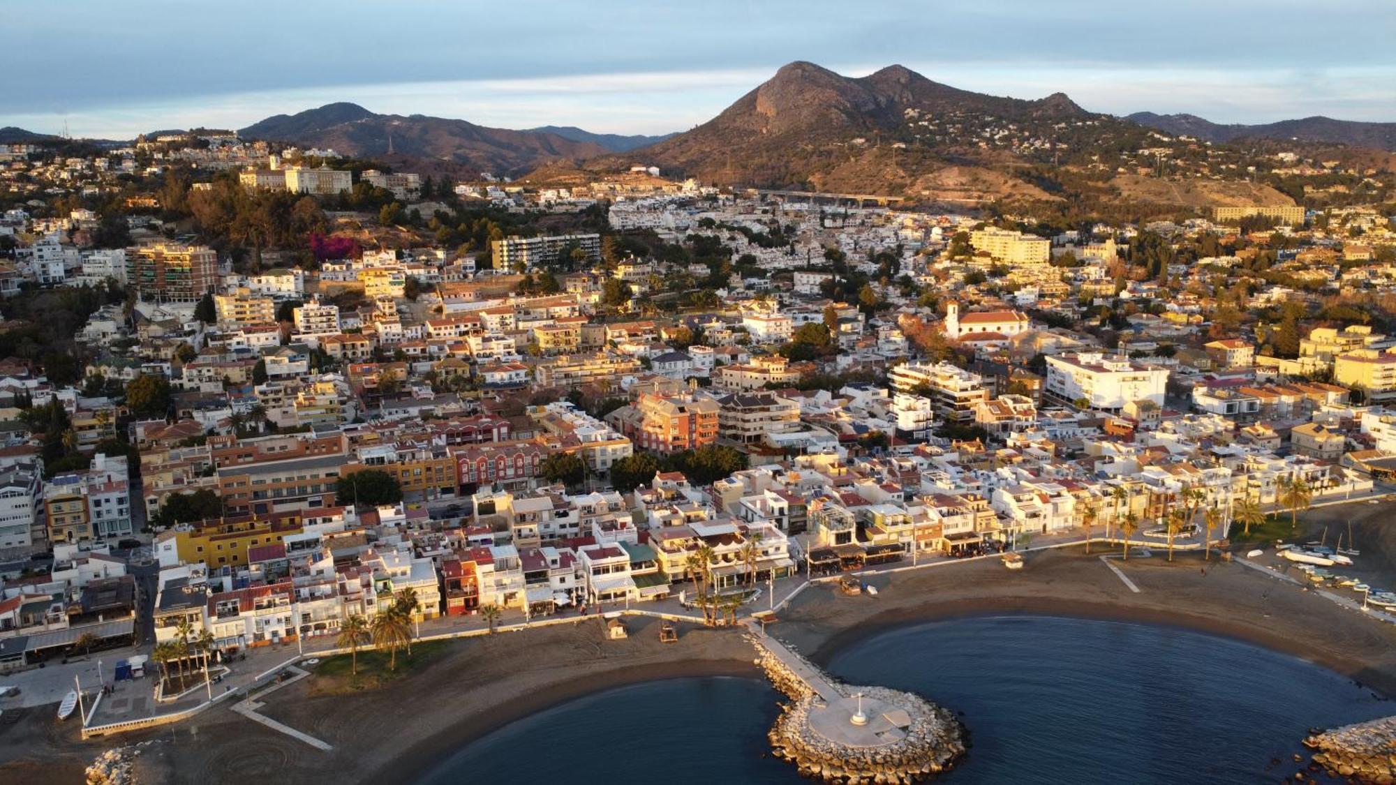 Penthouse Puerta De Pedregalejo Lägenhet Málaga Exteriör bild