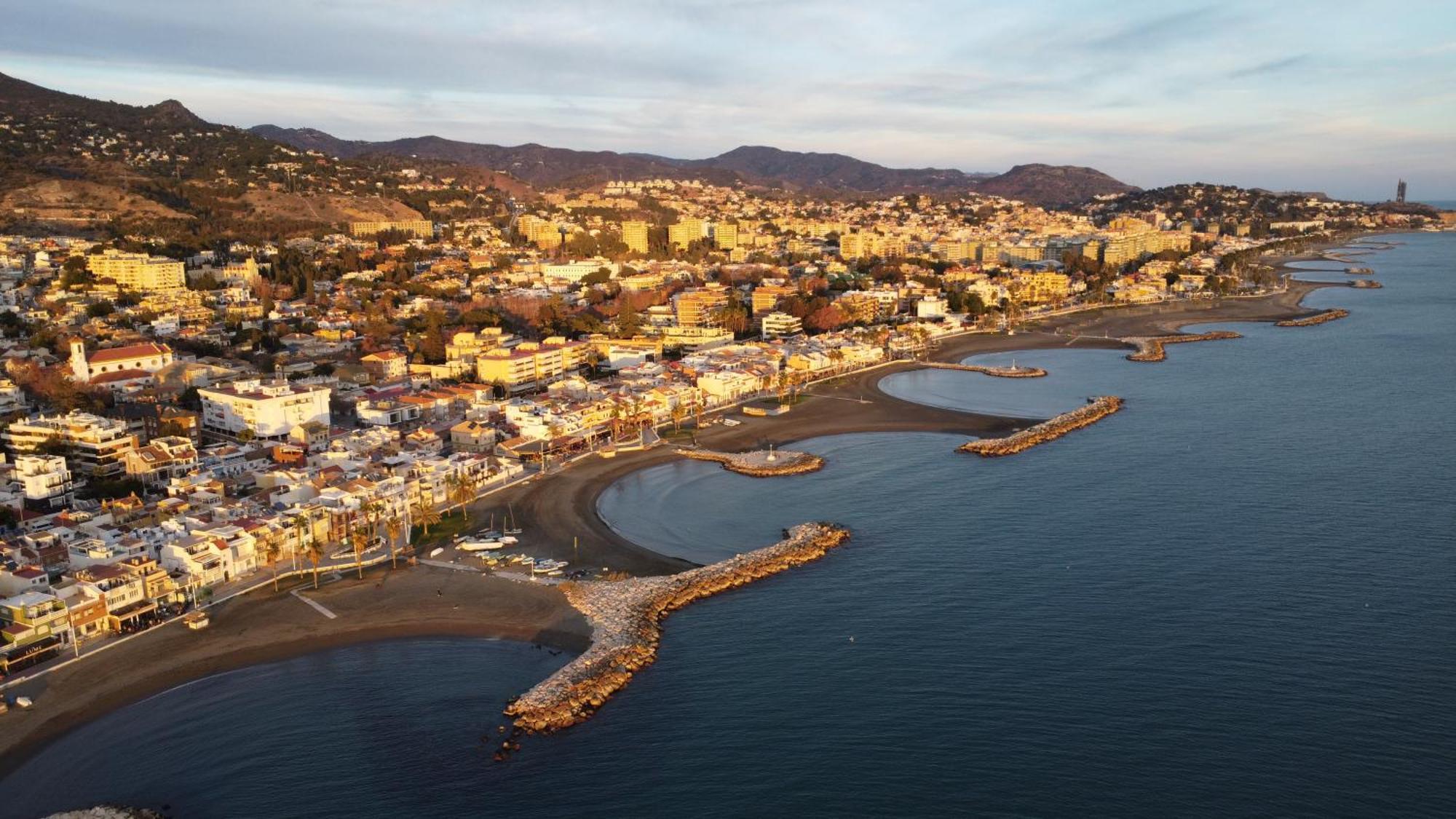 Penthouse Puerta De Pedregalejo Lägenhet Málaga Exteriör bild